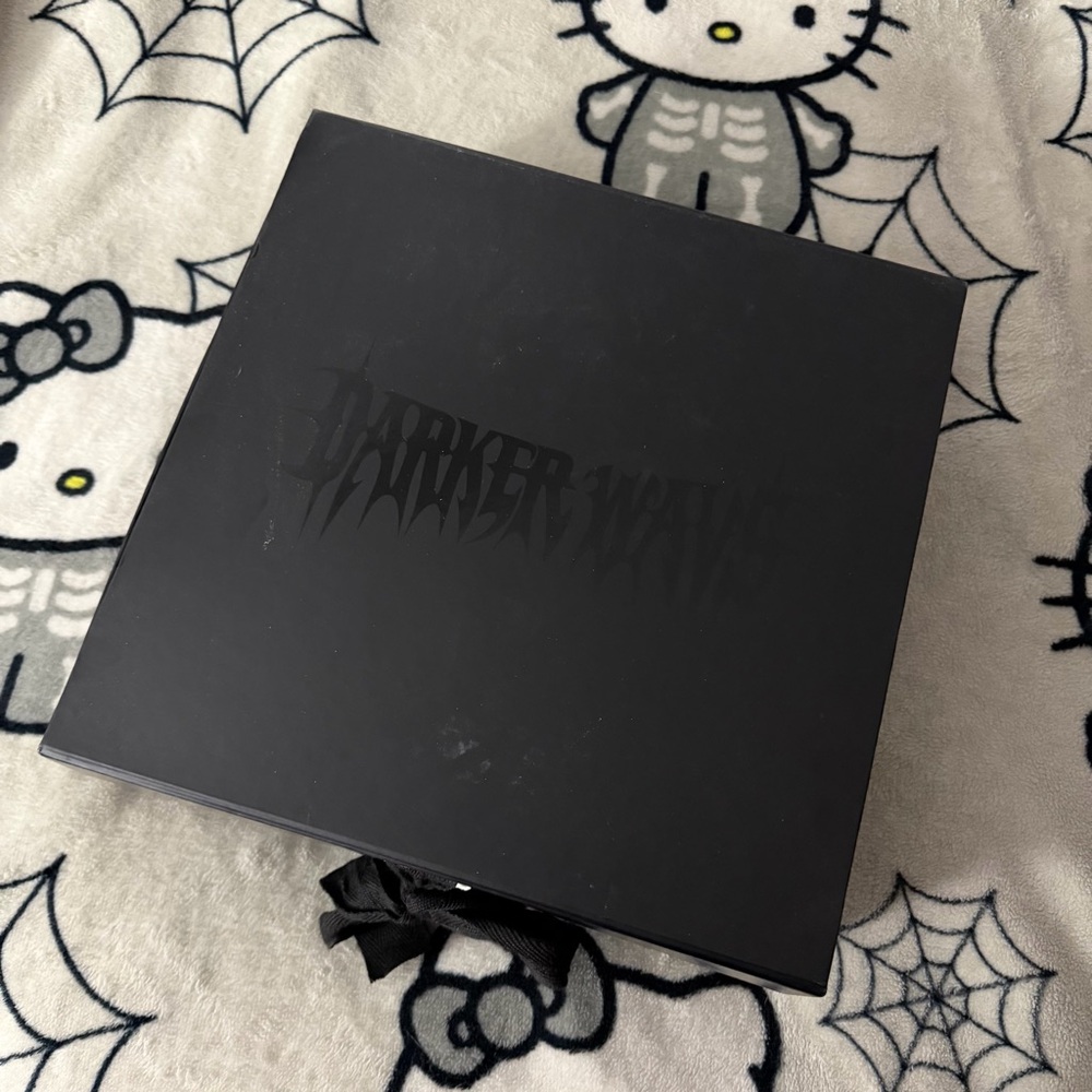 Dolls Kill Darkerwavs Obsession Box - Picture 3 of 4